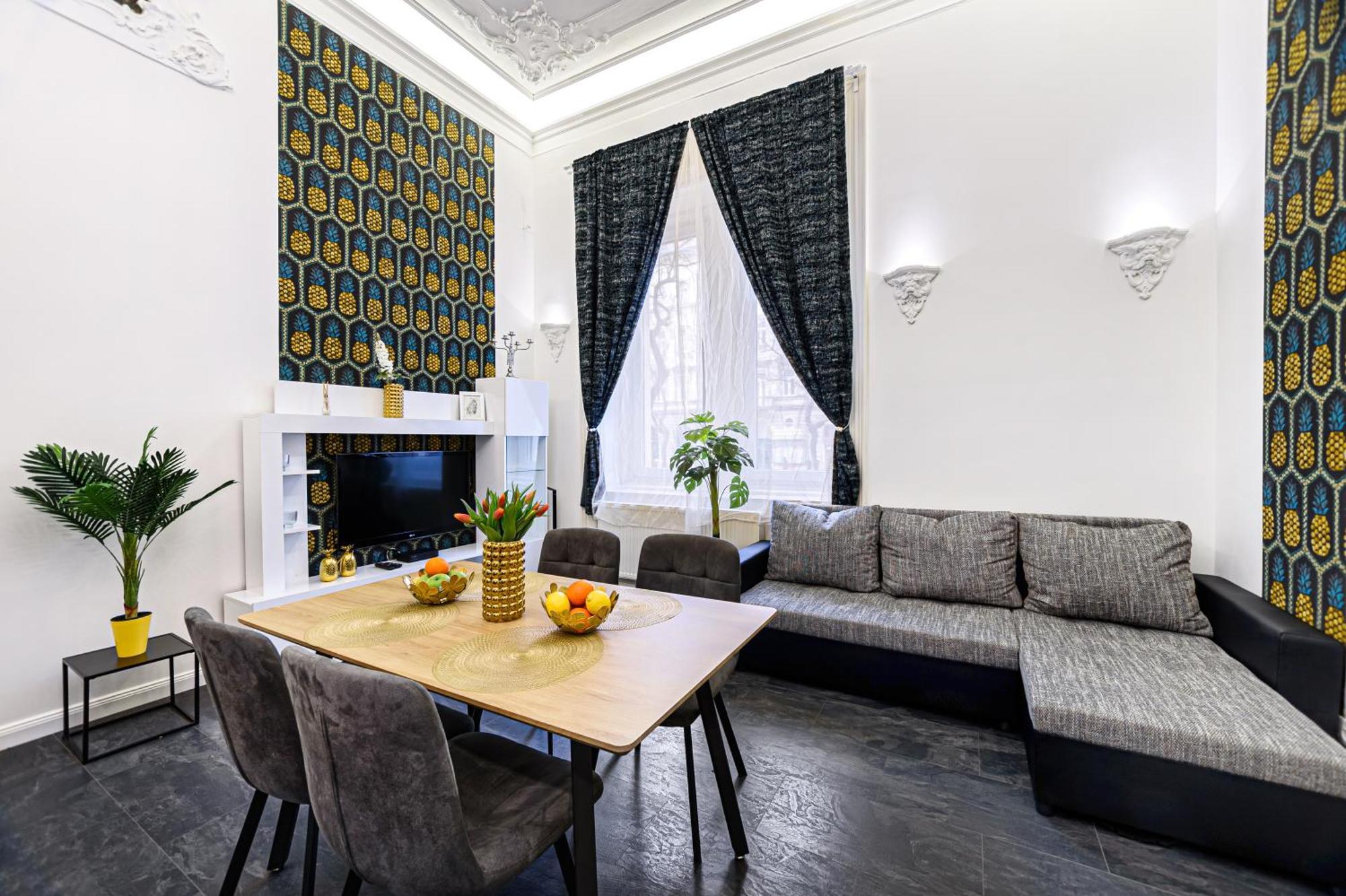 Florence Downtown Apartments บูดาเปสต์ ภายนอก รูปภาพ